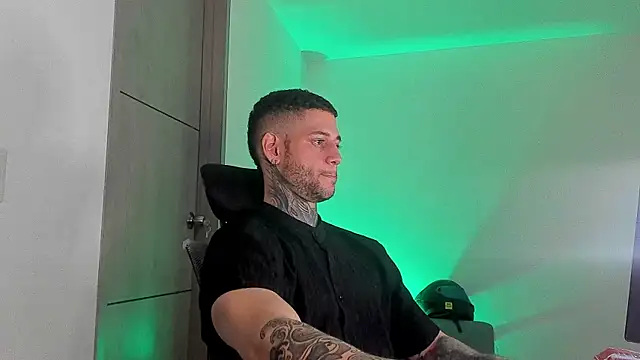  jamesleandros1 online show from 06.01.26