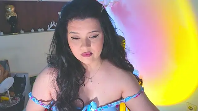 Snapshot of Malika_uAngel chatting on 04.18.26 Malika uAngel online show from 04.18.26