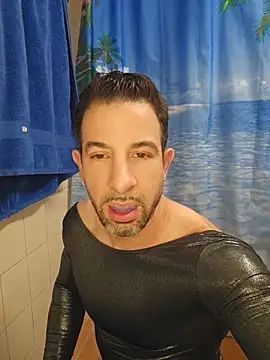 Sexyjulien25 online show from 04.29.26
