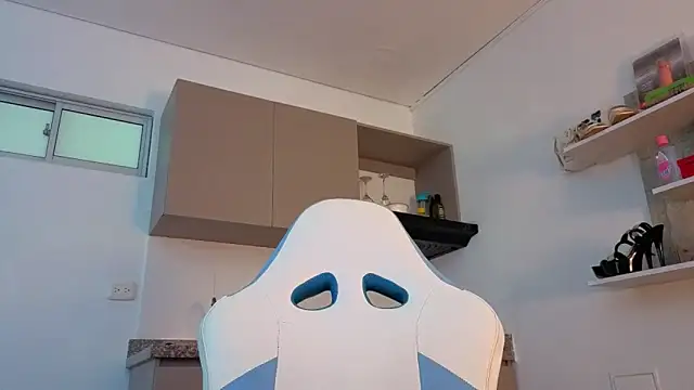 PIA STONE online show from 11.24.25