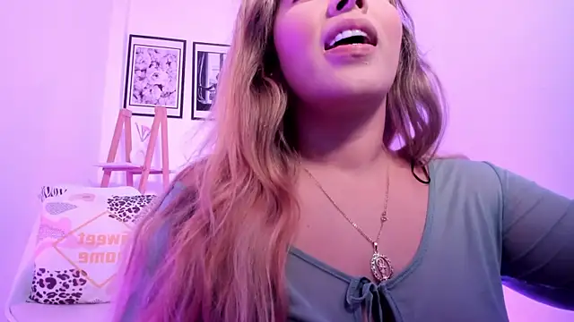 sofihill01 online show from 05.23.26