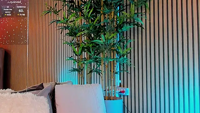 Snapshot of Avril_Cyrus chatting on 02.10.25 Avril Cyrus online show from 02.10.25