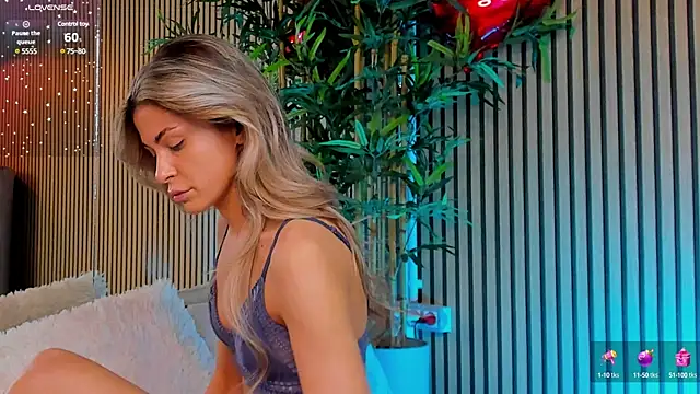 Snapshot of Avril_Cyrus chatting on 02.18.25 Avril Cyrus online show from 02.18.25