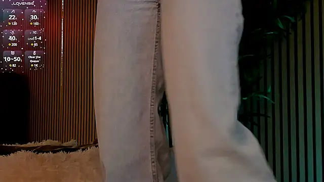 Snapshot of Avril_Cyrus chatting on 02.22.25 Avril Cyrus online show from 02.22.25