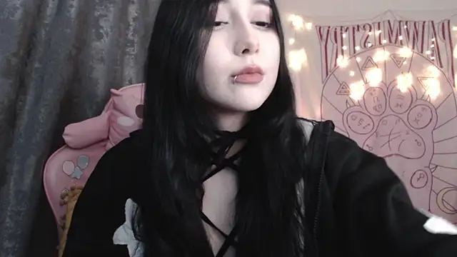 Snapshot of Holy420lolii chatting on 12.24.24 Holy420lolii online show from 12.24.24