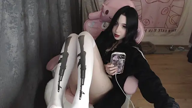 Snapshot of Holy420lolii chatting on 01.22.25 Holy420lolii online show from 01.22.25