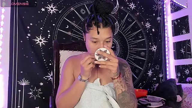 Eva Lee  online show from 09.21.25