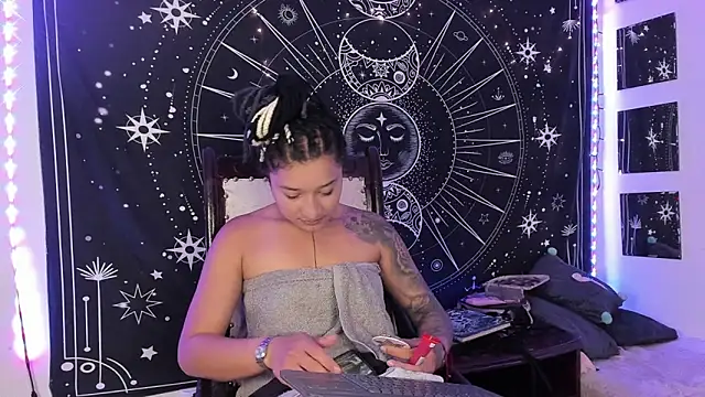 Eva Lee  online show from 10.01.25