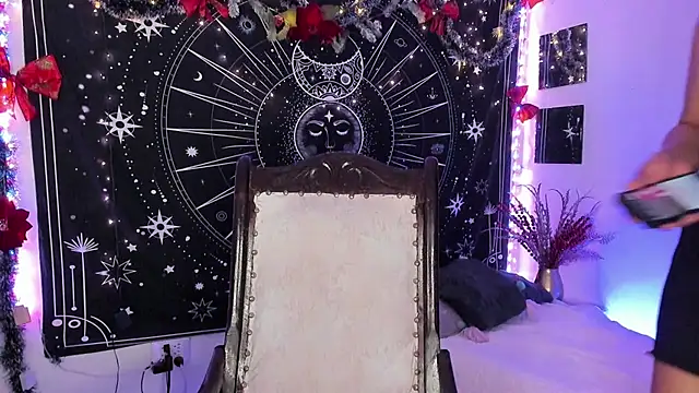 Eva Lee  online show from 12.05.25