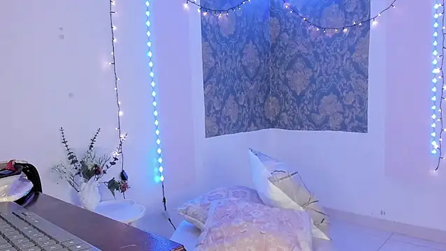 Eva Lee  online show from 03.26.26