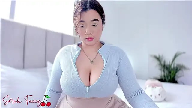 Snapshot of Foxxy222_ chatting on 02.11.25 Foxxy222 online show from 02.11.25