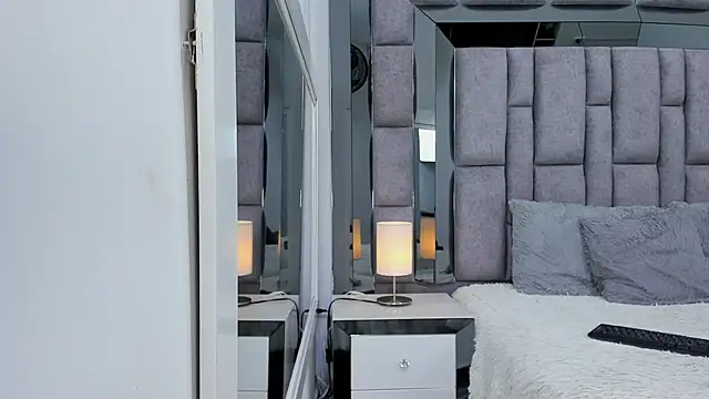 EMMAHILL1 online show from 12.18.25