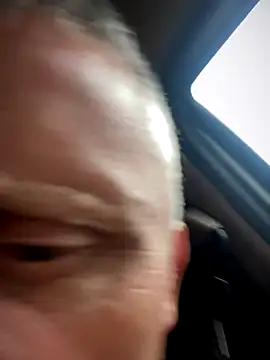 Snapshot of prekumstud chatting on 10.31.25 prekumstud online show from 10.31.25