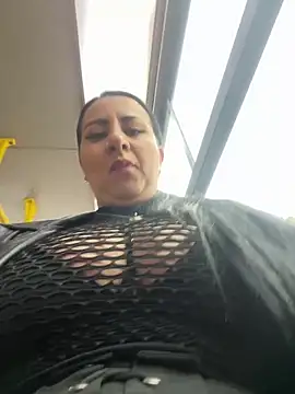 Abril Luv online show from 03.06.25