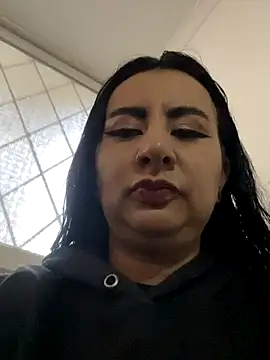 Abril Luv online show from 09.20.25