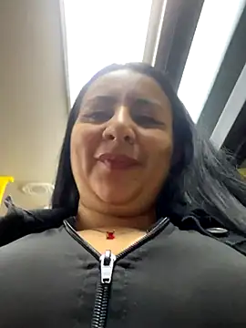 Abril Luv online show from 10.09.25