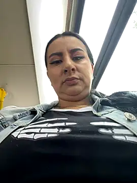 Abril Luv online show from 10.23.25