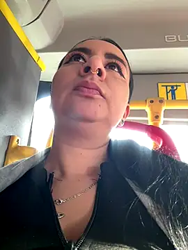 Abril Luv online show from 12.19.25