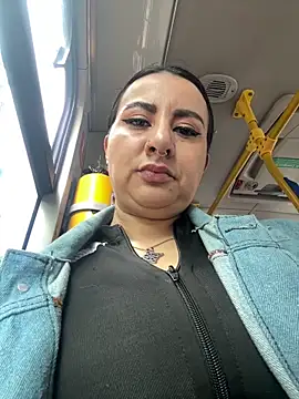 Abril Luv online show from 02.20.26