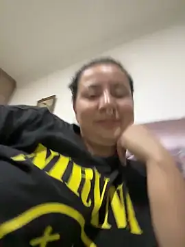 Abril Luv online show from 05.25.26
