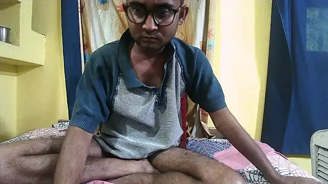 Snapshot of Cute_boy2000 chatting on 12.13.24 Cute boy2000 online show from 12.13.24