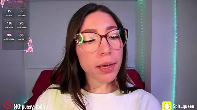 Snapshot of Spit_queen chatting on 11.15.25 Spit queen online show from 11.15.25