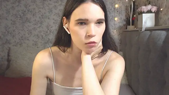 Nicole-Petite online show from 12.06.24