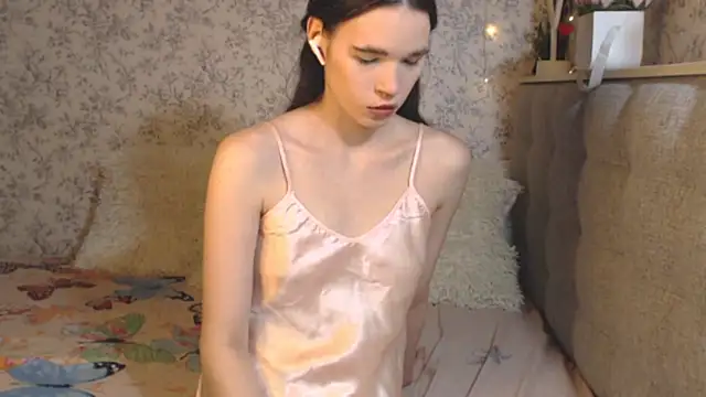 Nicole-Petite online show from 12.15.24