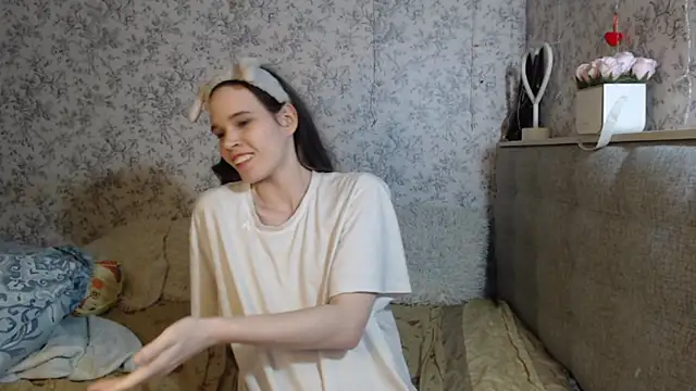 Nicole-Petite online show from 01.26.25