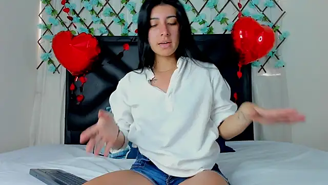 EmmaWilliamss online show from 02.14.25