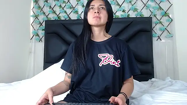 EmmaWilliamss online show from 10.02.25