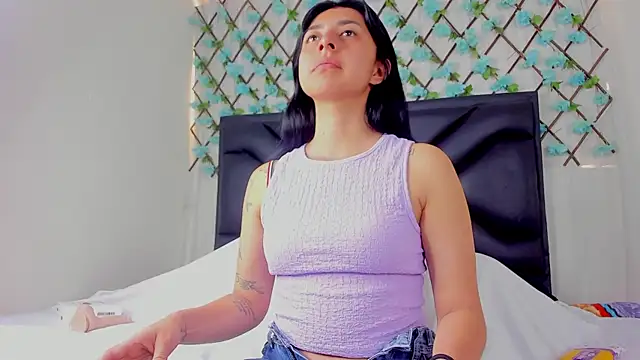 EmmaWilliamss online show from 04.05.26