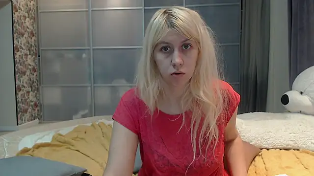 Snapshot of KyliePag chatting on 01.12.26 KyliePag online show from 01.12.26