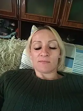 Snapshot of ulika1989 chatting on 05.15.26 ulika1989 online show from 05.15.26