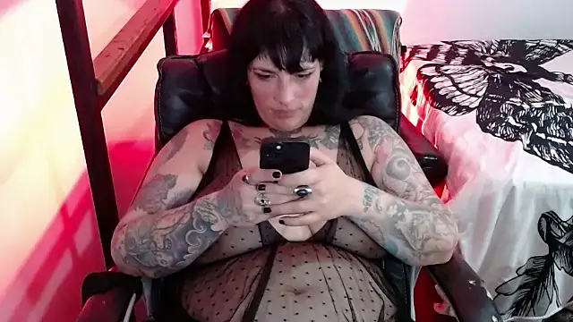 VampGirl1 online show from 01.12.25