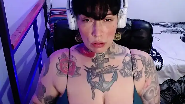 VampGirl1 online show from 01.29.25