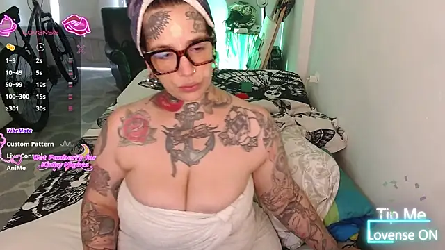 VampGirl1 online show from 04.15.26