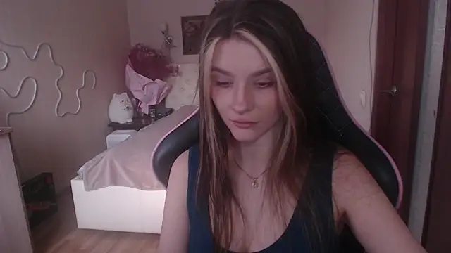 Snapshot of jeann_elsaa chatting on 02.25.25 jeann elsaa online show from 02.25.25