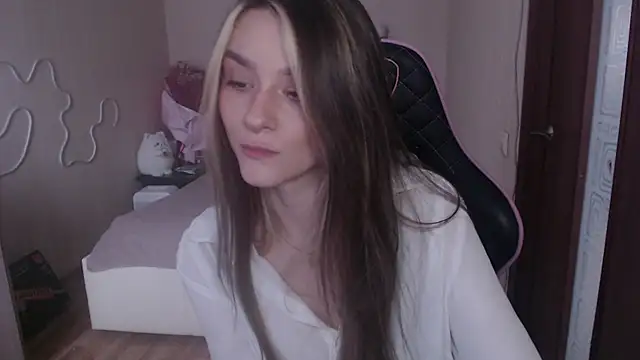 Snapshot of jeann_elsaa chatting on 03.09.25 jeann elsaa online show from 03.09.25