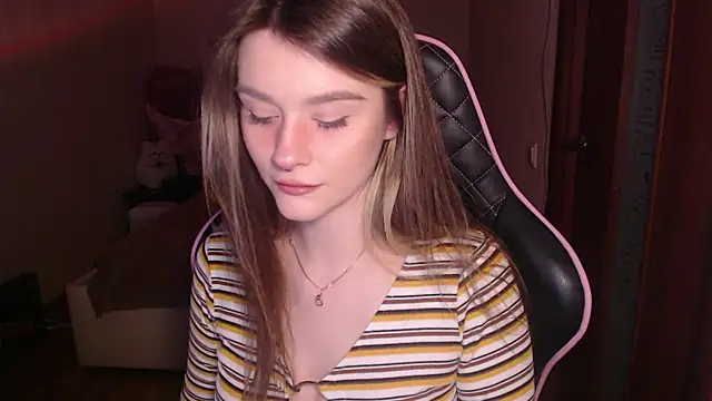 Snapshot of jeann_elsaa chatting on 09.13.25 jeann elsaa online show from 09.13.25