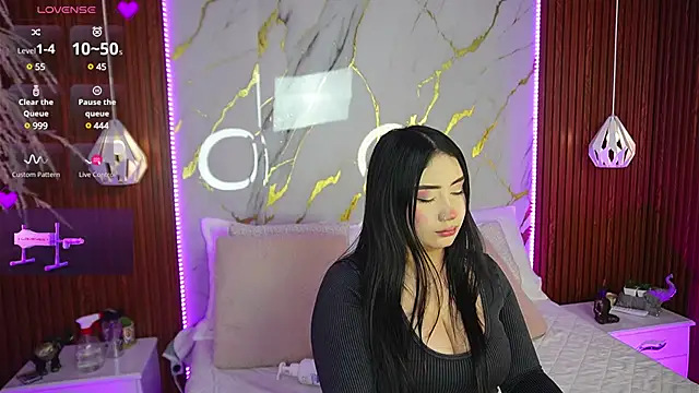 Snapshot of haylie_ chatting on 12.14.24 haylie online show from 12.14.24