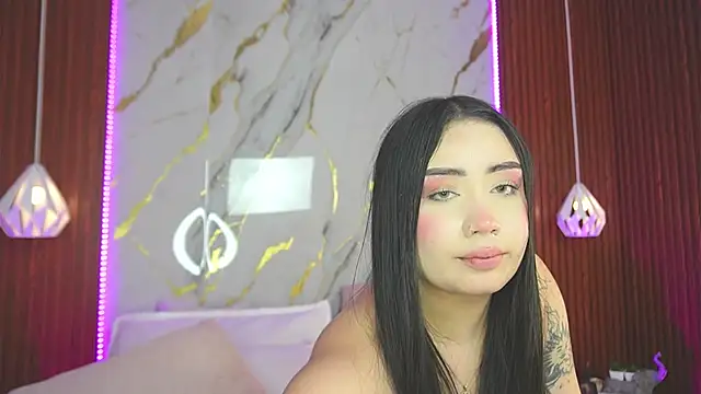 Snapshot of haylie_ chatting on 12.18.24 haylie online show from 12.18.24