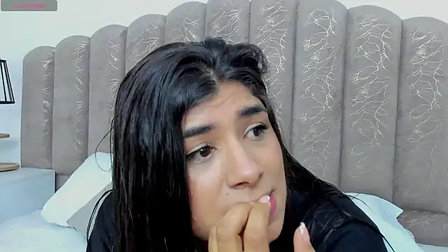 ZiaCalifa online show from 12.19.25