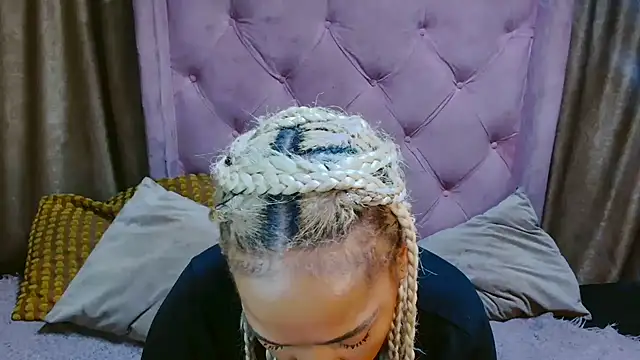 Snapshot of AFRICANGODDESSXXX chatting on 06.18.26 AFRICANGODDESSXXX online show from 06.18.26