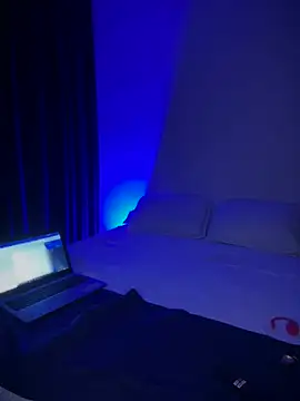 Insane Issa online show from 03.09.25