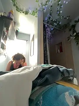 Snapshot of SummerBlueMoon chatting on 02.01.26 SummerBlueMoon online show from 02.01.26