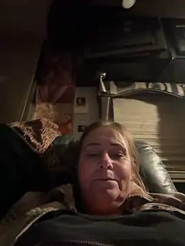 Snapshot of SummerBlueMoon chatting on 02.08.26 SummerBlueMoon online show from 02.08.26