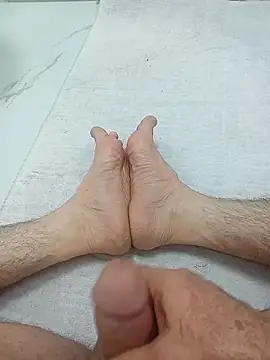 Hardapple01 online show from 04.17.26