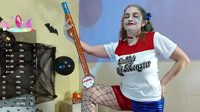 Snapshot of Esmeralda_oikos chatting on 10.31.25 Esmeralda oikos online show from 10.31.25