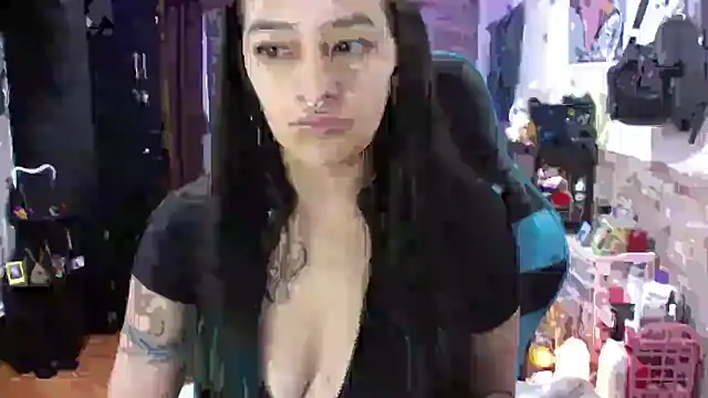 Snapshot of AngelaQueen_ chatting on 03.15.26 AngelaQueen online show from 03.15.26